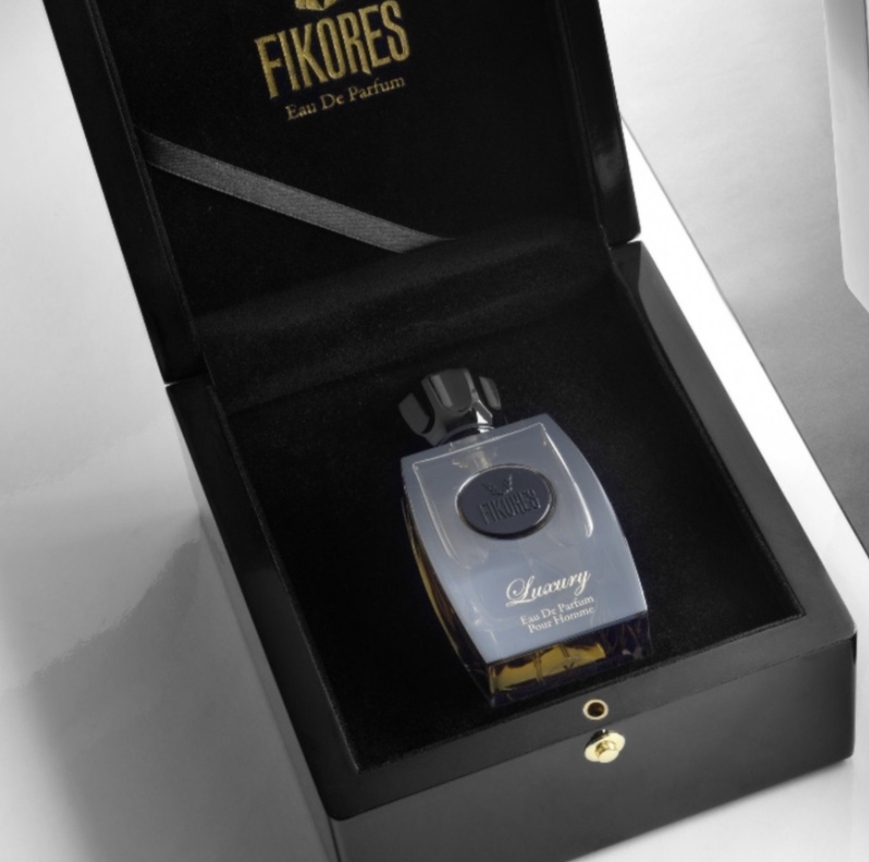 ادو پرفیوم مردانه فیکورس مدل لاکچری بلک حجم ۸۰ میلی لیتر